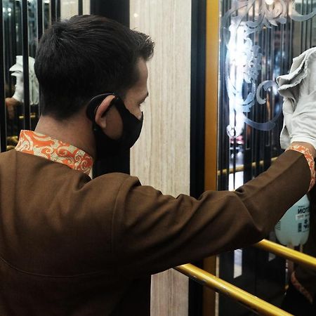 Blitz Hotel Batam Near Sultan Mahmud Ri'Ayat Shah Sekupang Luaran gambar