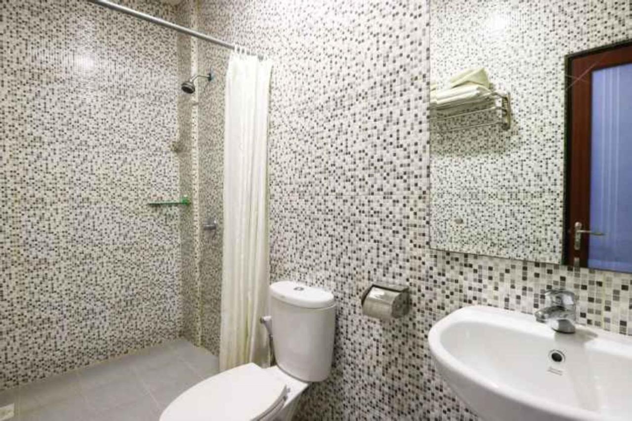 Blitz Hotel Batam Near Sultan Mahmud Ri'Ayat Shah Sekupang Luaran gambar