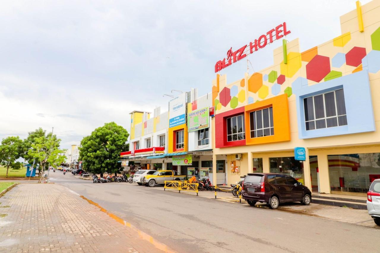 Blitz Hotel Batam Near Sultan Mahmud Ri'Ayat Shah Sekupang Luaran gambar