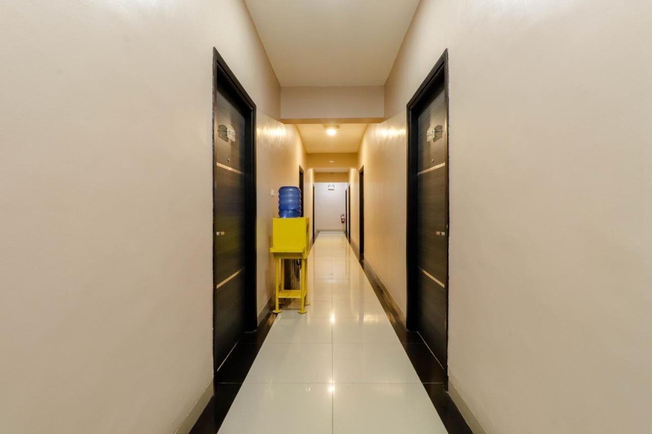 Blitz Hotel Batam Near Sultan Mahmud Ri'Ayat Shah Sekupang Luaran gambar