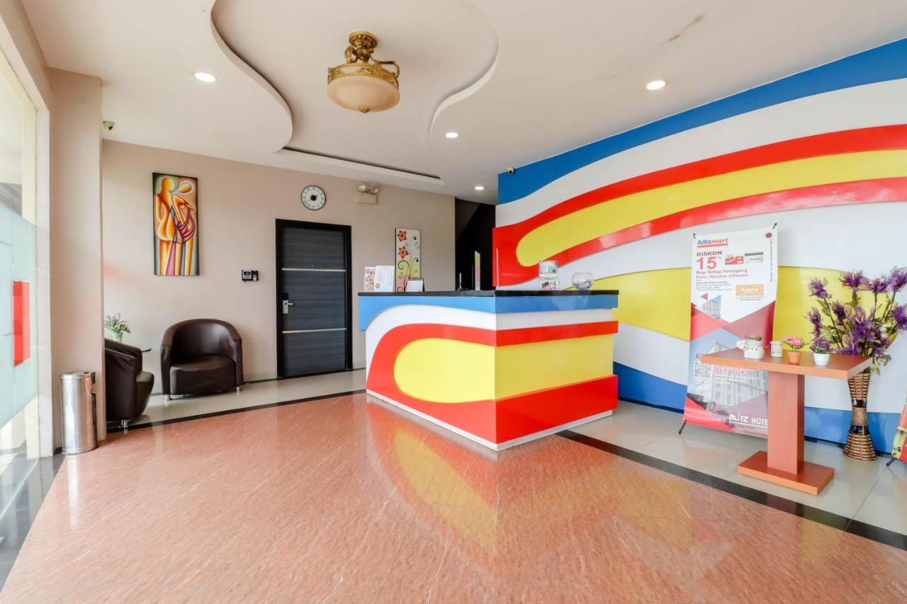 Blitz Hotel Batam Near Sultan Mahmud Ri'Ayat Shah Sekupang Luaran gambar