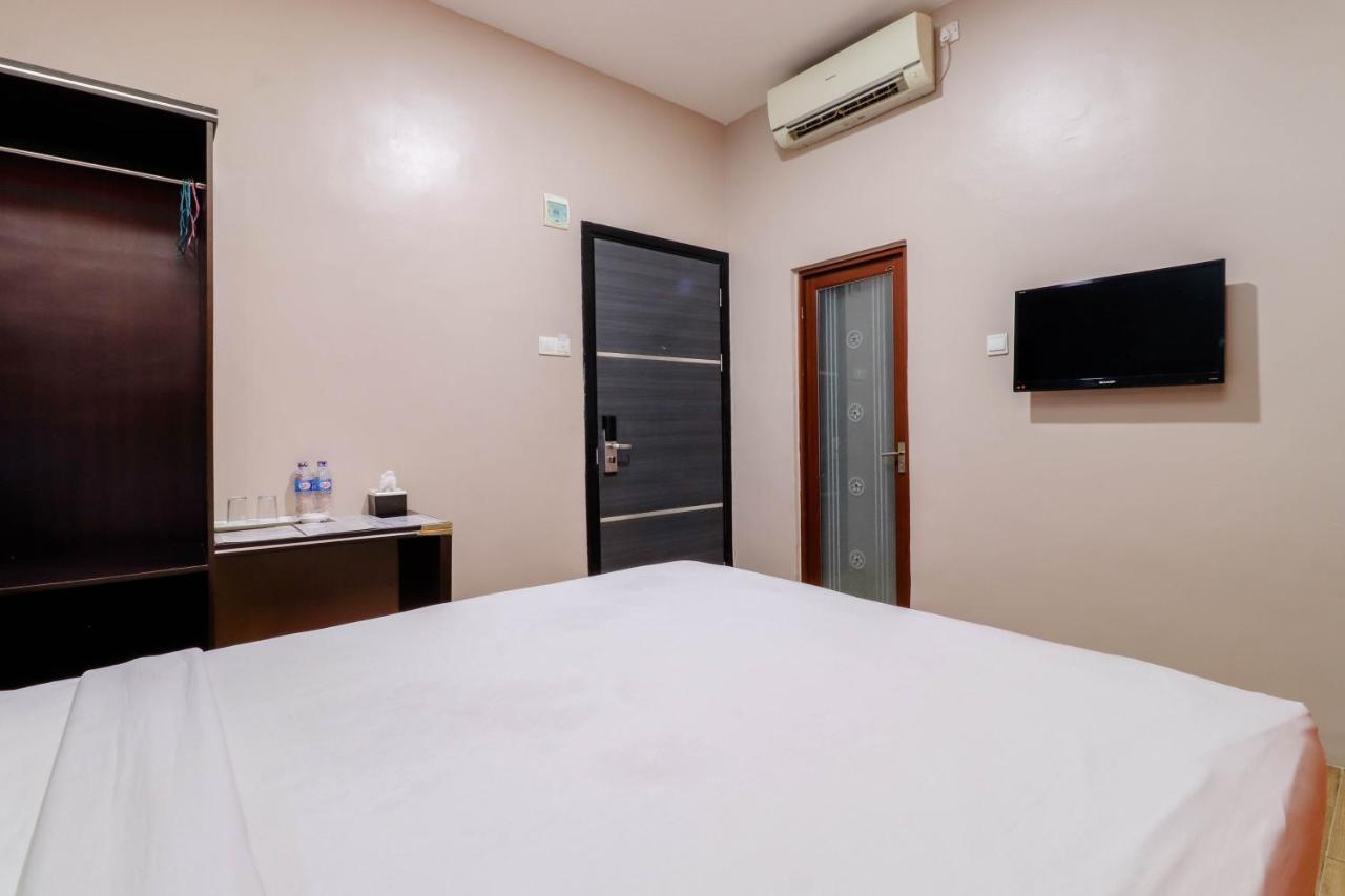 Blitz Hotel Batam Near Sultan Mahmud Ri'Ayat Shah Sekupang Luaran gambar