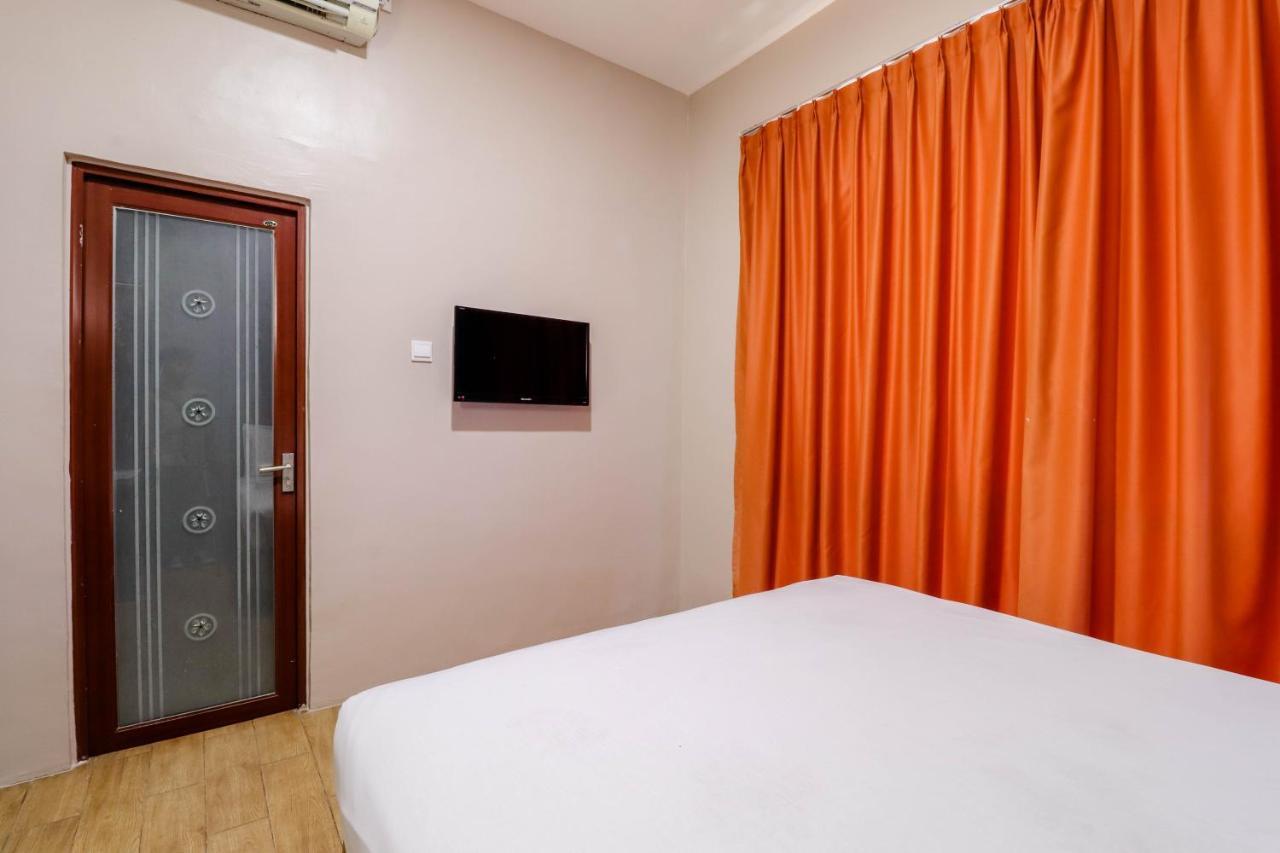 Blitz Hotel Batam Near Sultan Mahmud Ri'Ayat Shah Sekupang Luaran gambar
