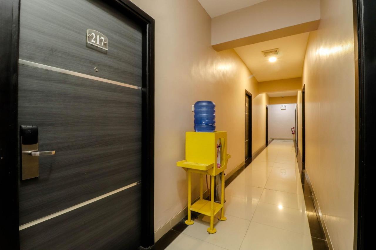 Blitz Hotel Batam Near Sultan Mahmud Ri'Ayat Shah Sekupang Luaran gambar